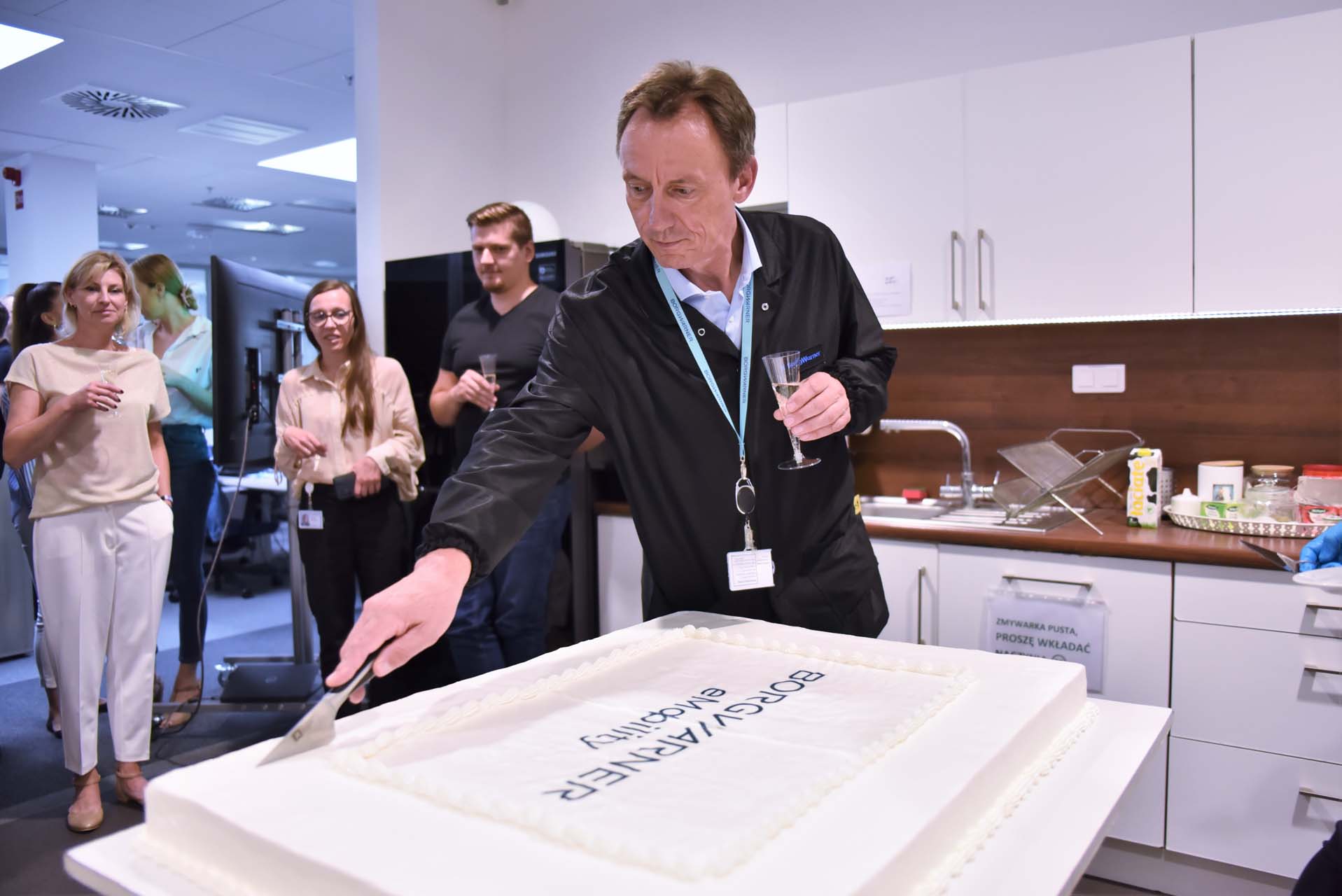 Cutting the cake